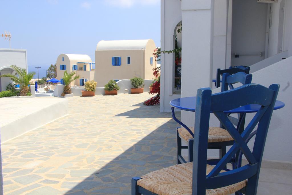 Unique Galini Oia - Adults Only Aparthotel Exterior photo